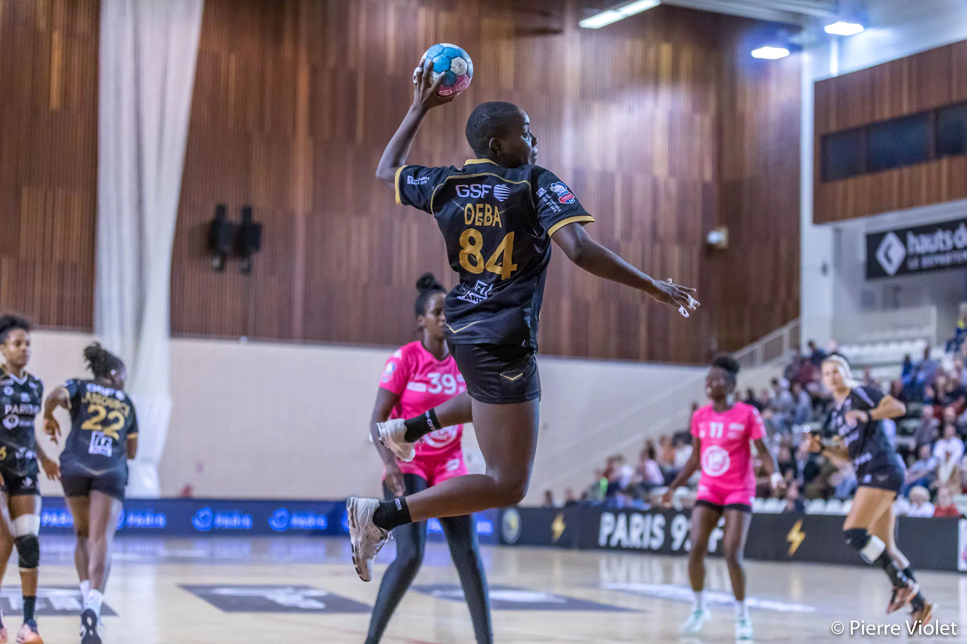 DMAX parraine la handballeuse Melvine Deba 1 - Dmax, la référence en déménagement d'entreprise DMAX parraine la handballeuse Melvine Deba Dmax, entreprise de déménagement d'entreprise et particulier