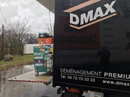 DMAX-chargement DMAX prête main forte à la BANQUE ALIMENTAIRE de Toulouse et sa région Dmax, entreprise de déménagement d'entreprise et particulier