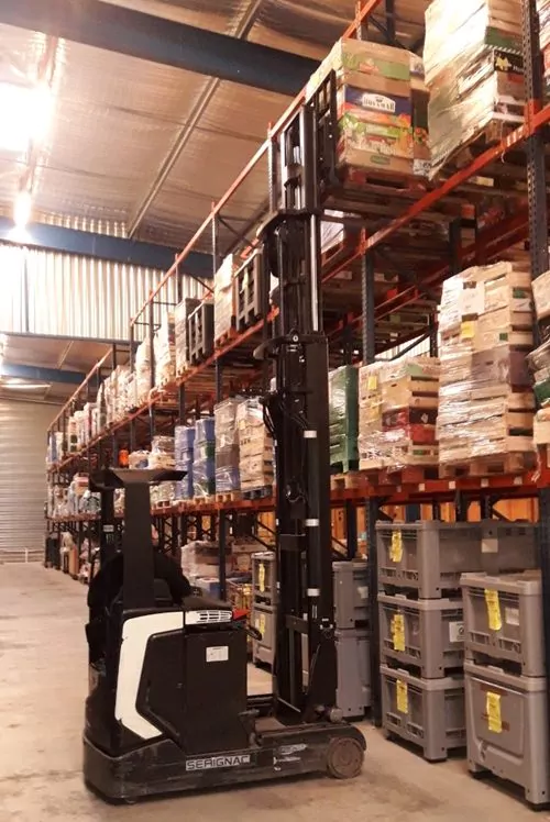 DMAX-entrepot DMAX prête main forte à la BANQUE ALIMENTAIRE de Toulouse et sa région Dmax, entreprise de déménagement d'entreprise et particulier